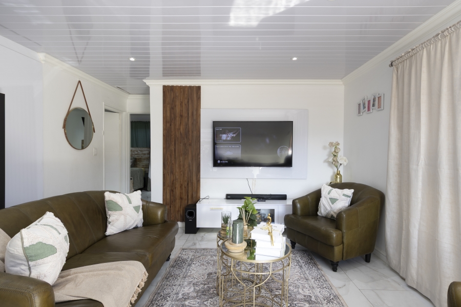 2 Bedroom Property for Sale in Admirals Park Western Cape